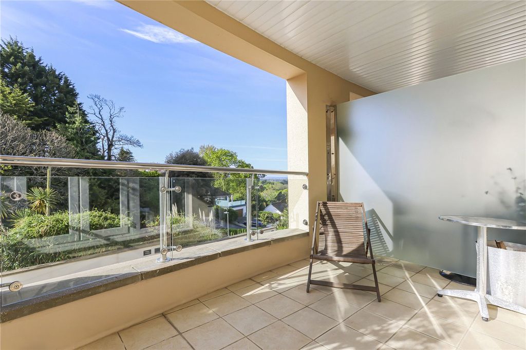 Property photo 2 of 27 Balcony