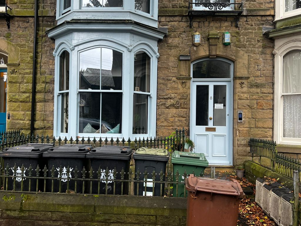 Property photo 1 of 6 822Fe1F5-Fde8-4546-B046-Ddc883Ac1111 (2)