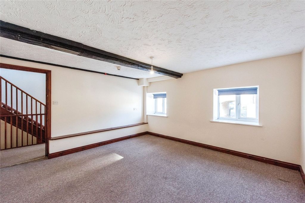 Property photo 3 of 17 Picture No. 01