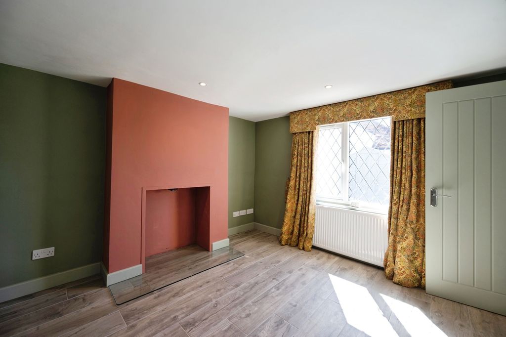 Property photo 2 of 19 Pbox-Img.Jpg