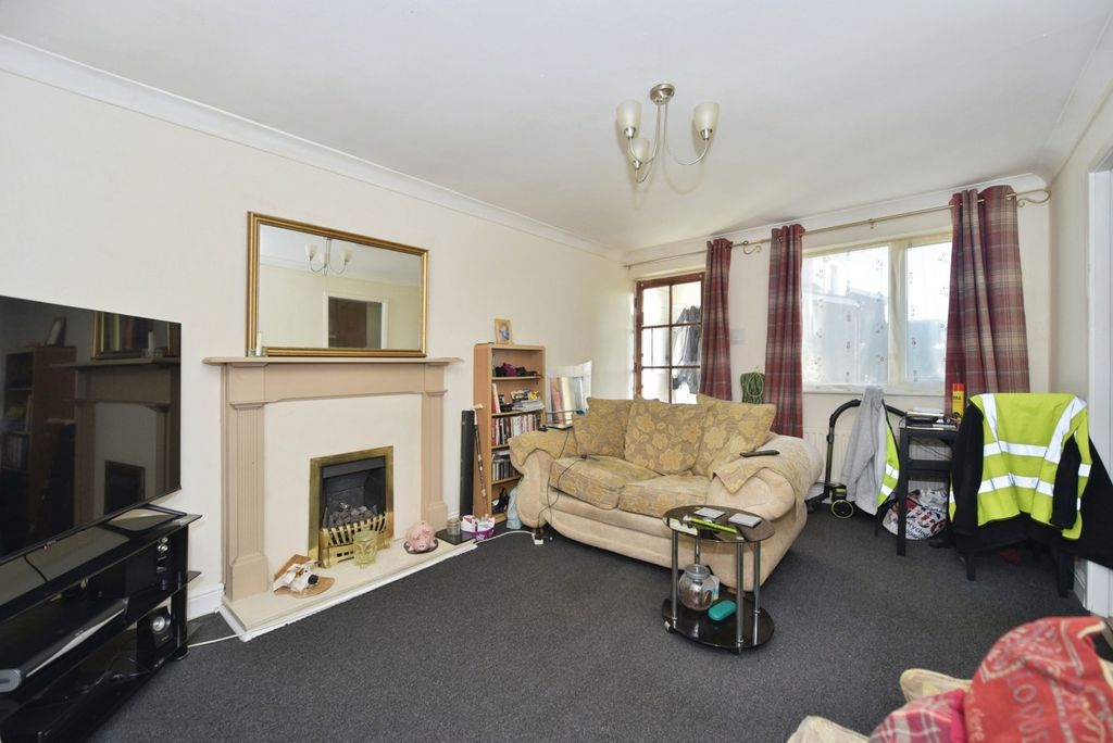 Property photo 2 of 10 Photo