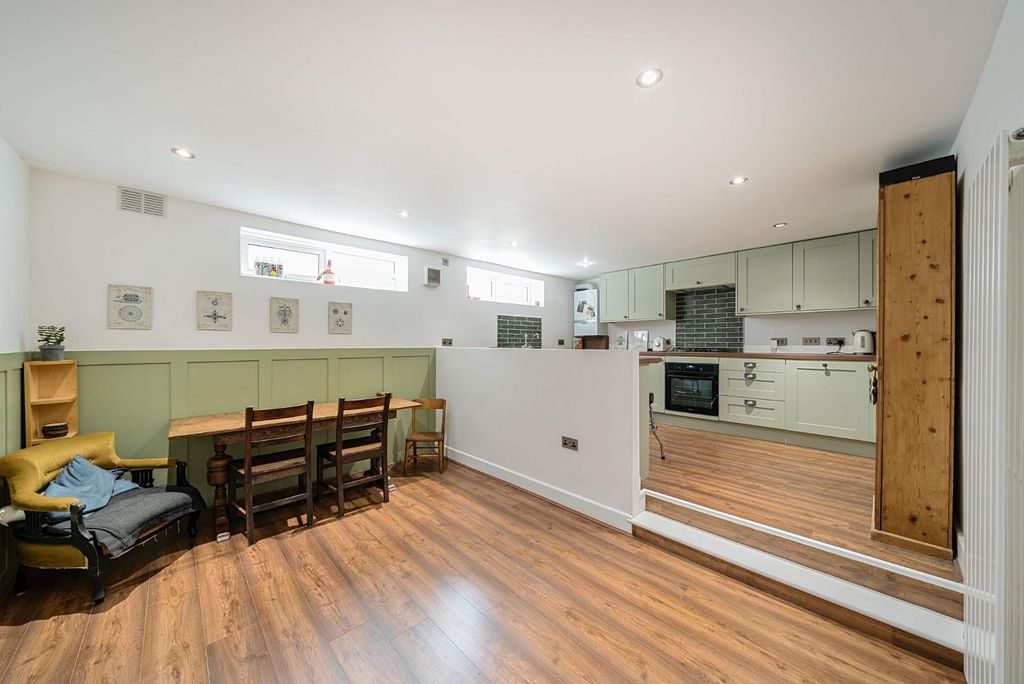 Property photo 1 of 19 1289864-7-682Cb8d6132c7-Arw.Jpg