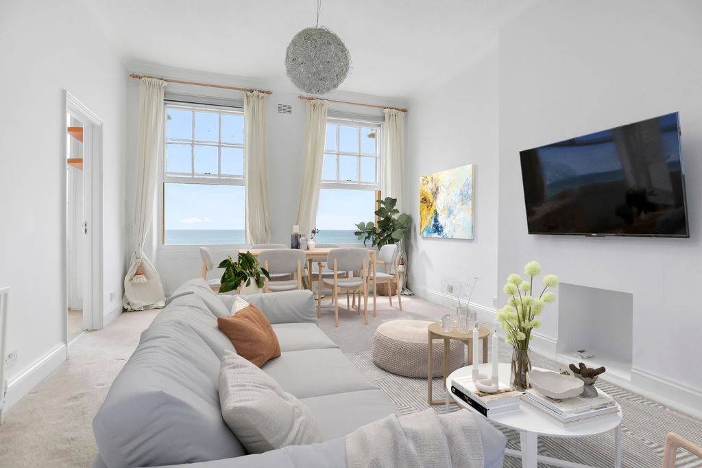 Property photo 3 of 13