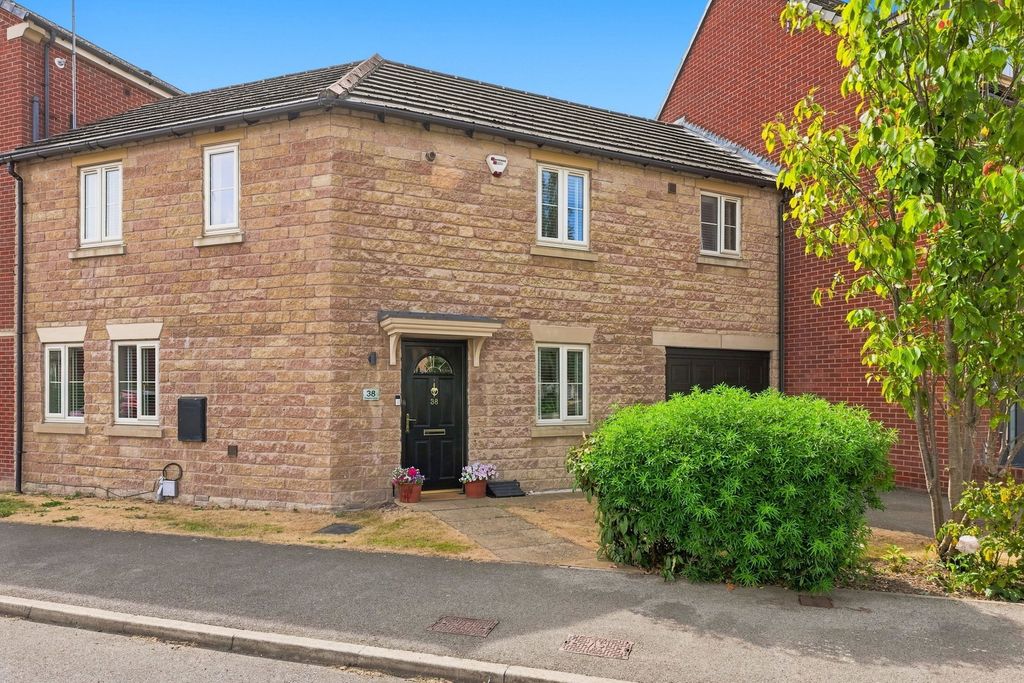 Property photo 1 of 37