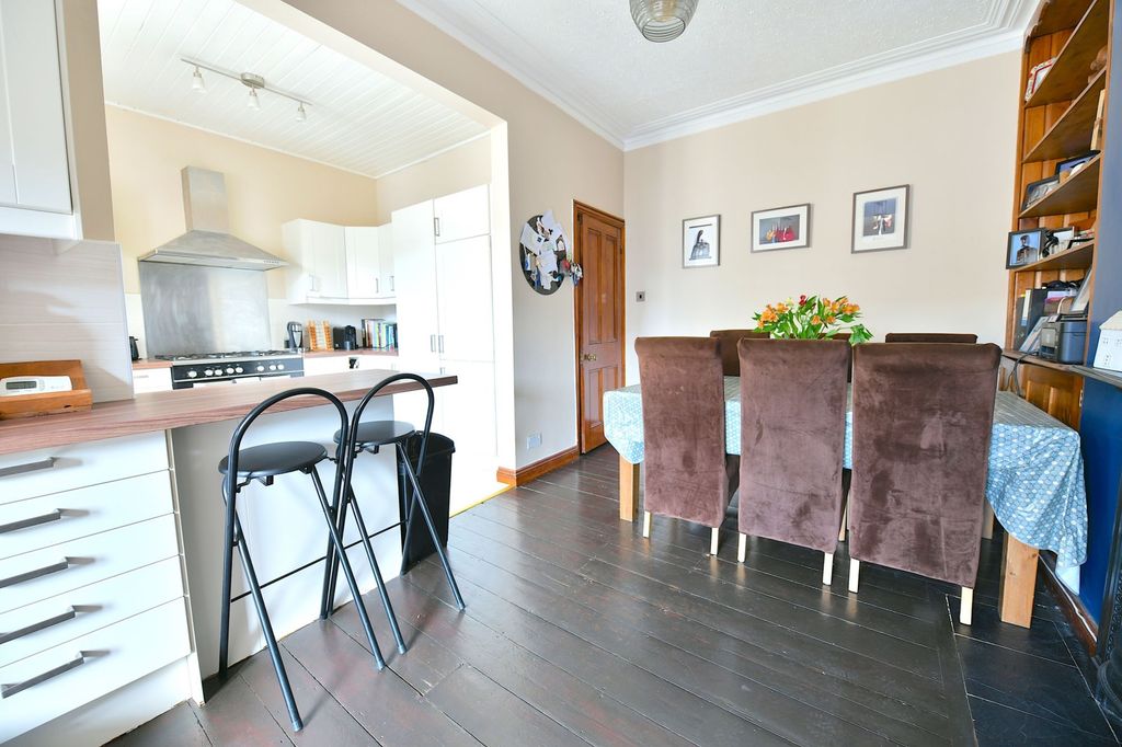 Property photo 3 of 24