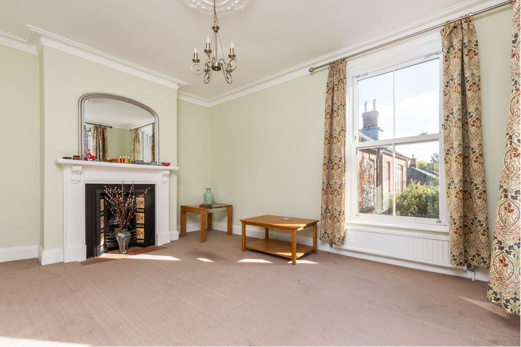 Property photo 3 of 8