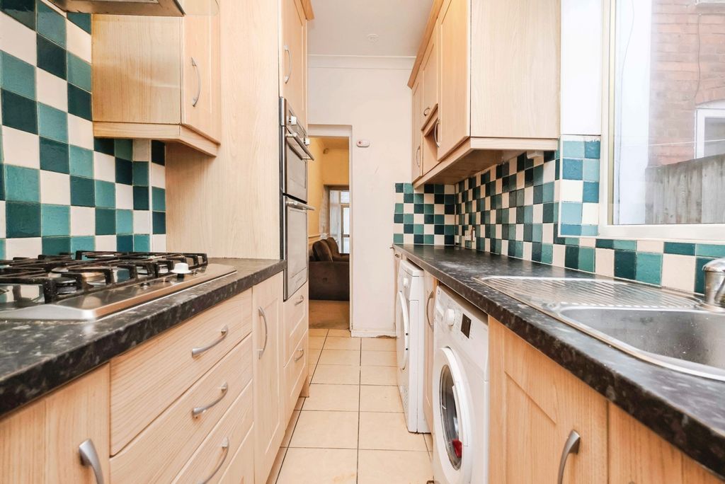 Property photo 3 of 15 Pbox-Img.Jpg