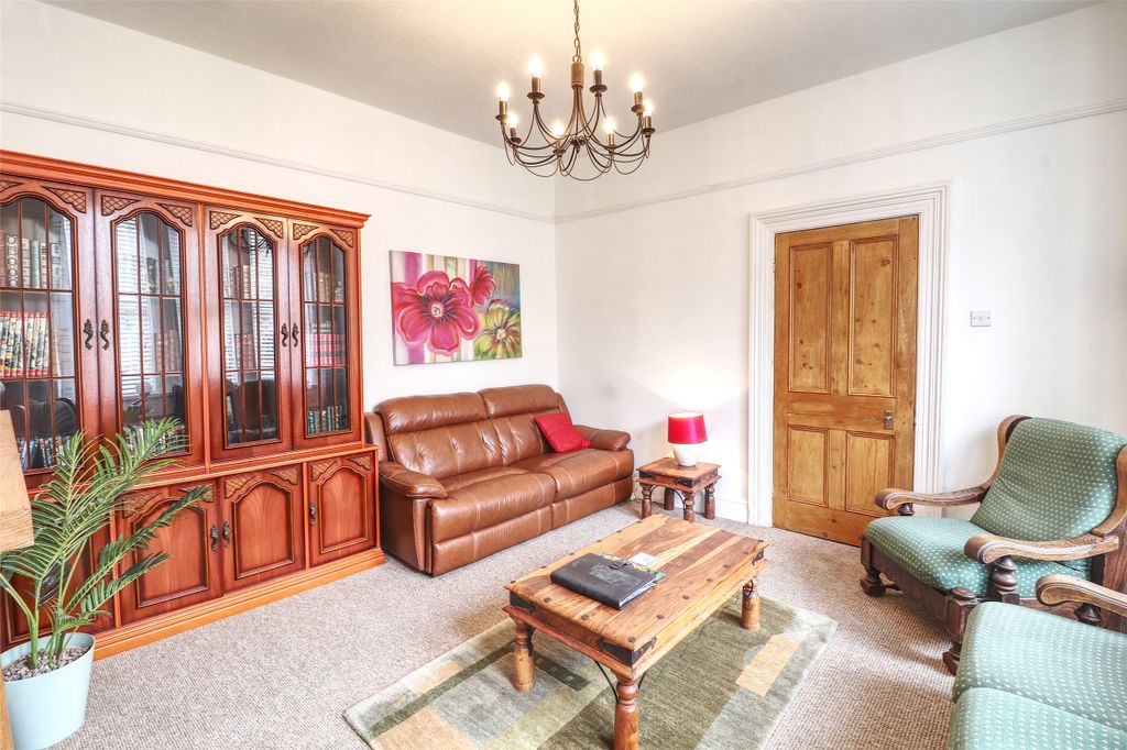 Property photo 2 of 17 2 - Picture No. 27