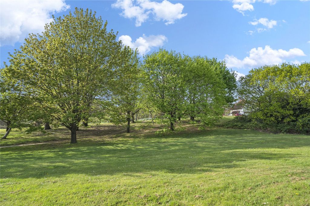 Property photo 2 of 15 Green Space Opposite
