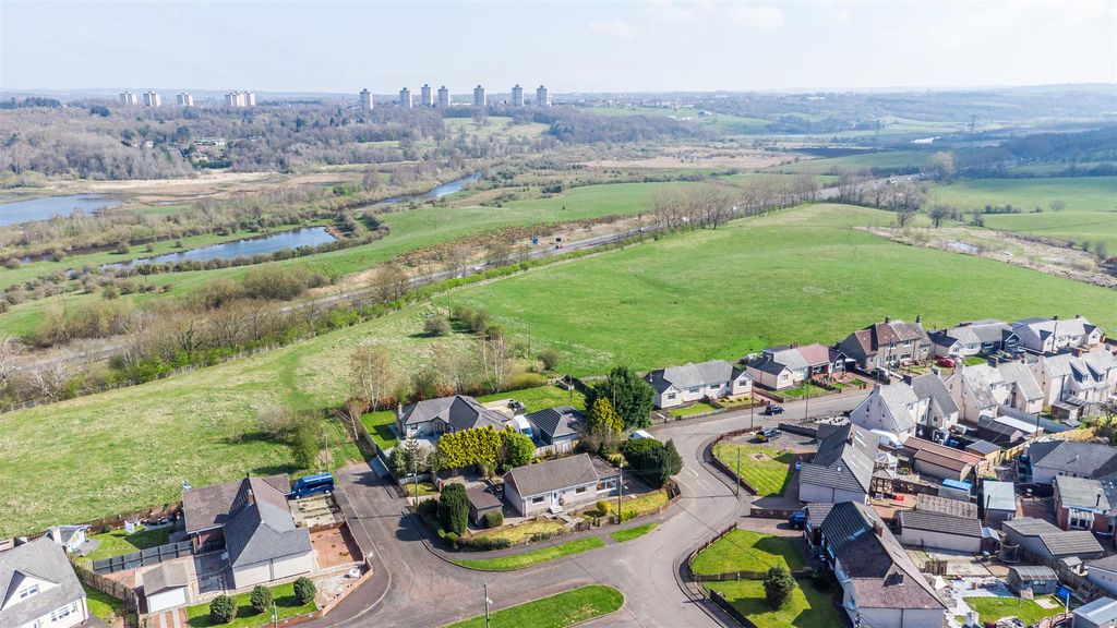 Property photo 3 of 32 Cedarcroft-14.Jpg