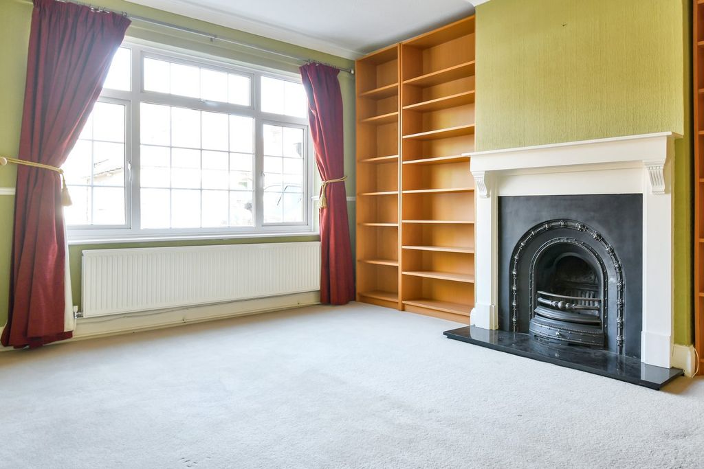 Property photo 2 of 24