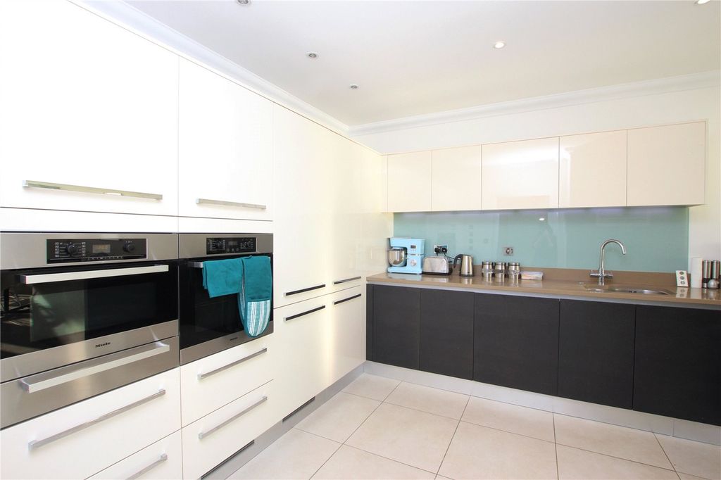 Additional image 5 of 2 bed flat for saleMarine Parade, Worthing, West Sussex BN11