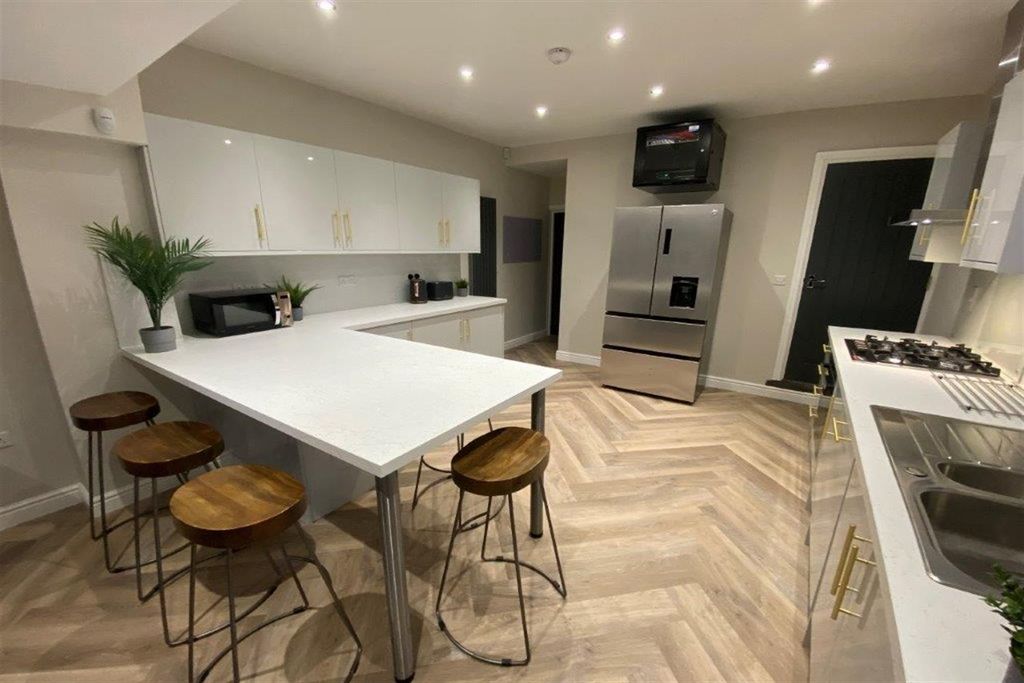 Property photo 2 of 29 (Main)