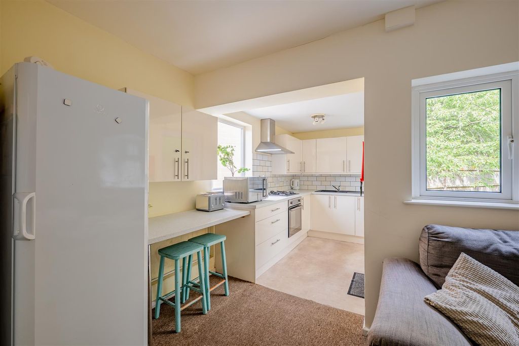 Property photo 3 of 17 44 Haycome Drive Ba2 1Pg-14.Jpg