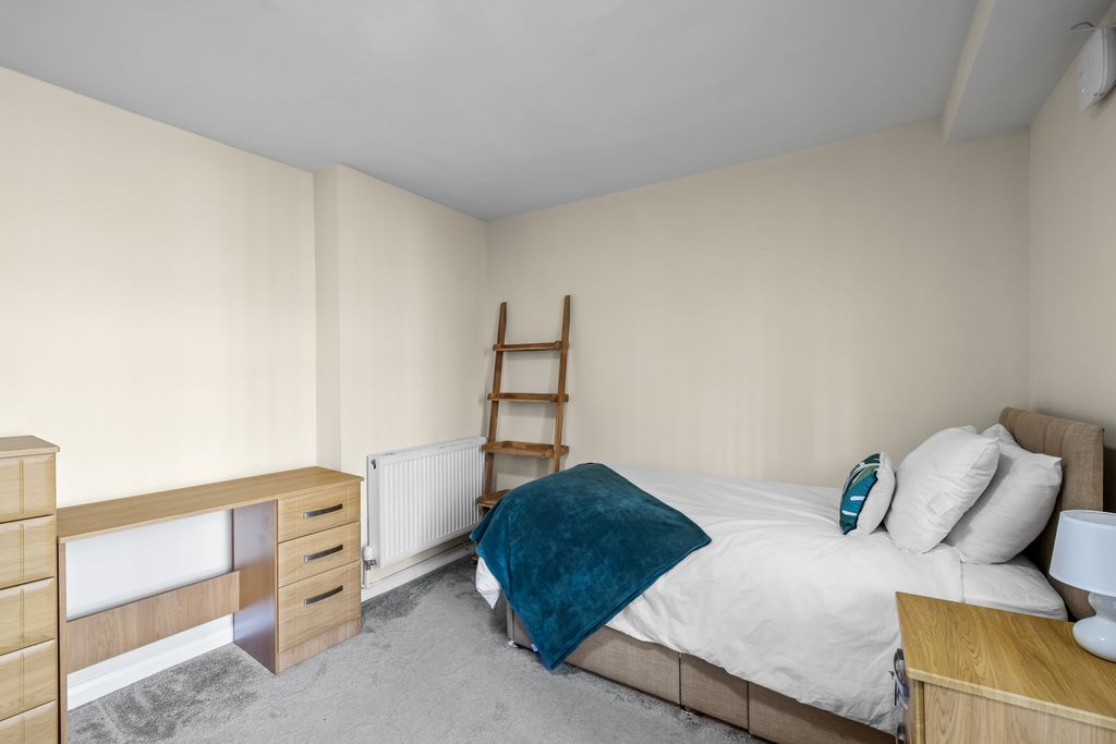 Property photo 2 of 9 0026