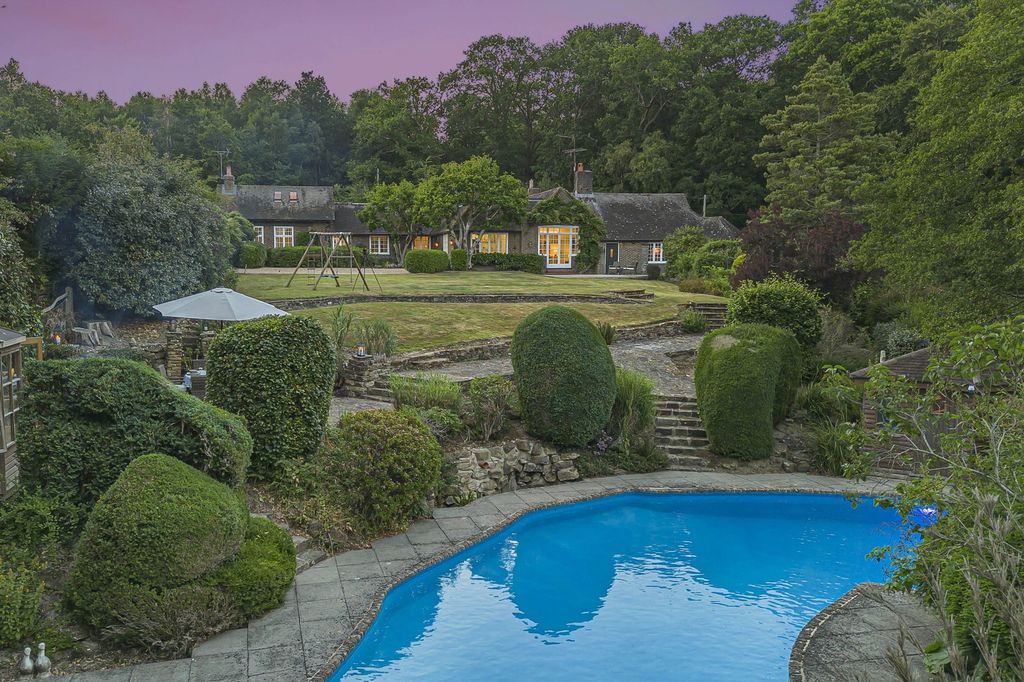 Property photo 1 of 41