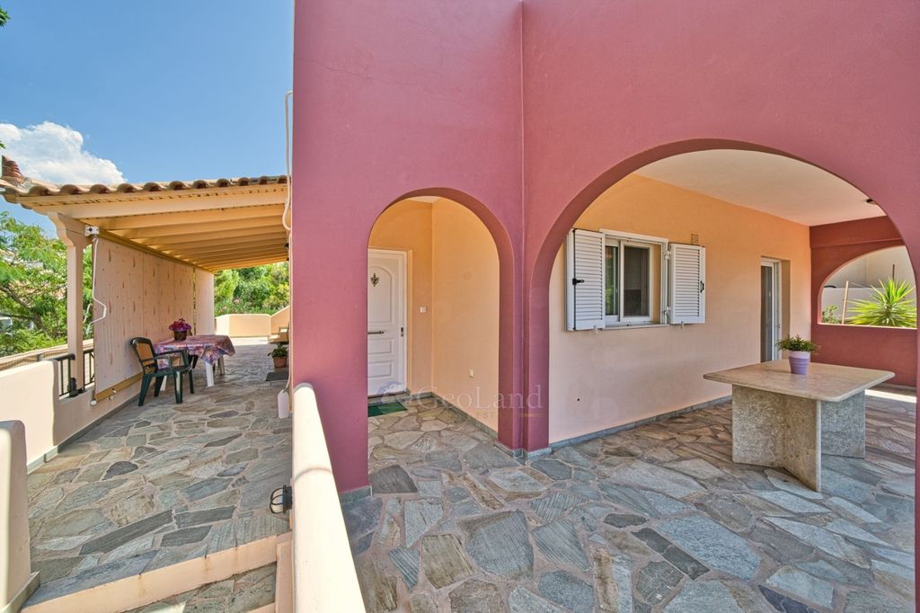 Property photo 3 of 50