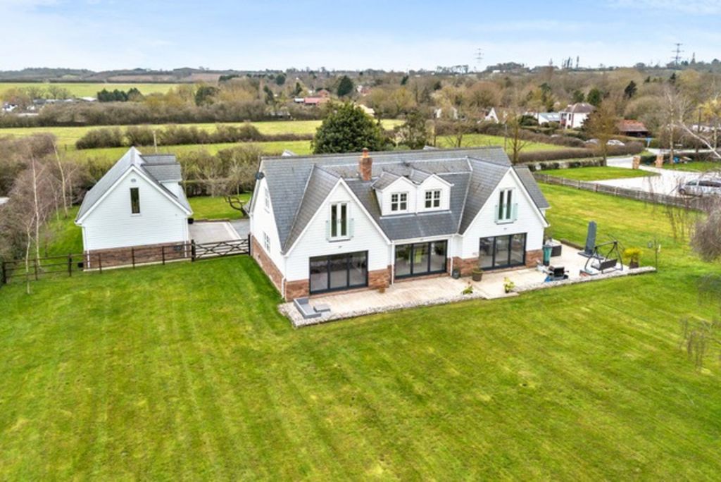 Property photo 2 of 40