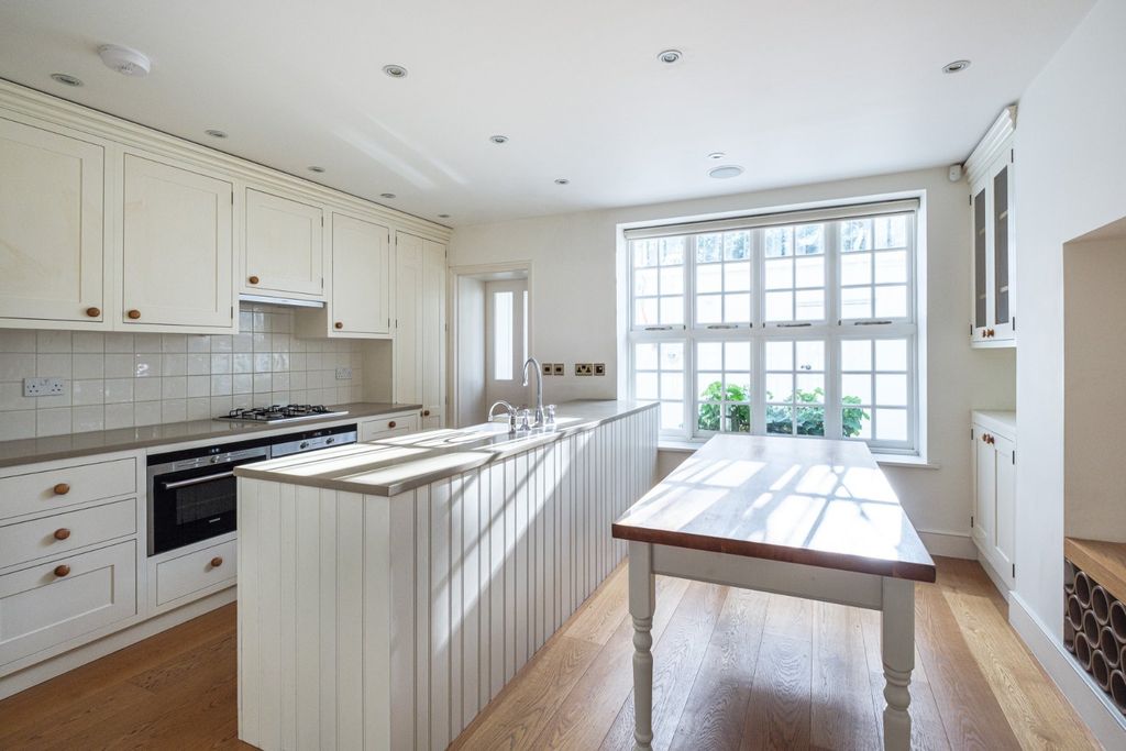 Property photo 3 of 29