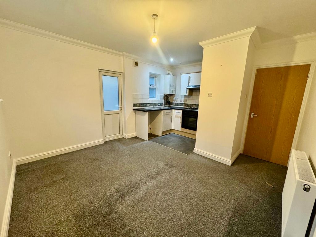 Property photo 2 of 9 Image