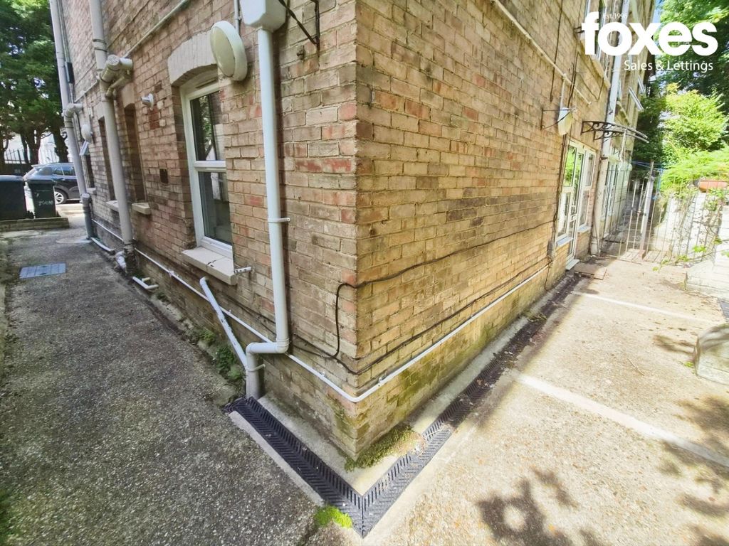 Property photo 2 of 11 2896872