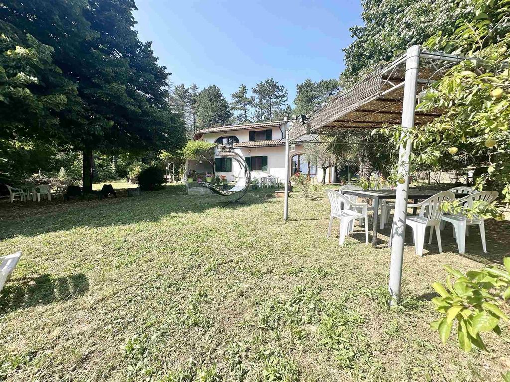 Property photo 2 of 30
