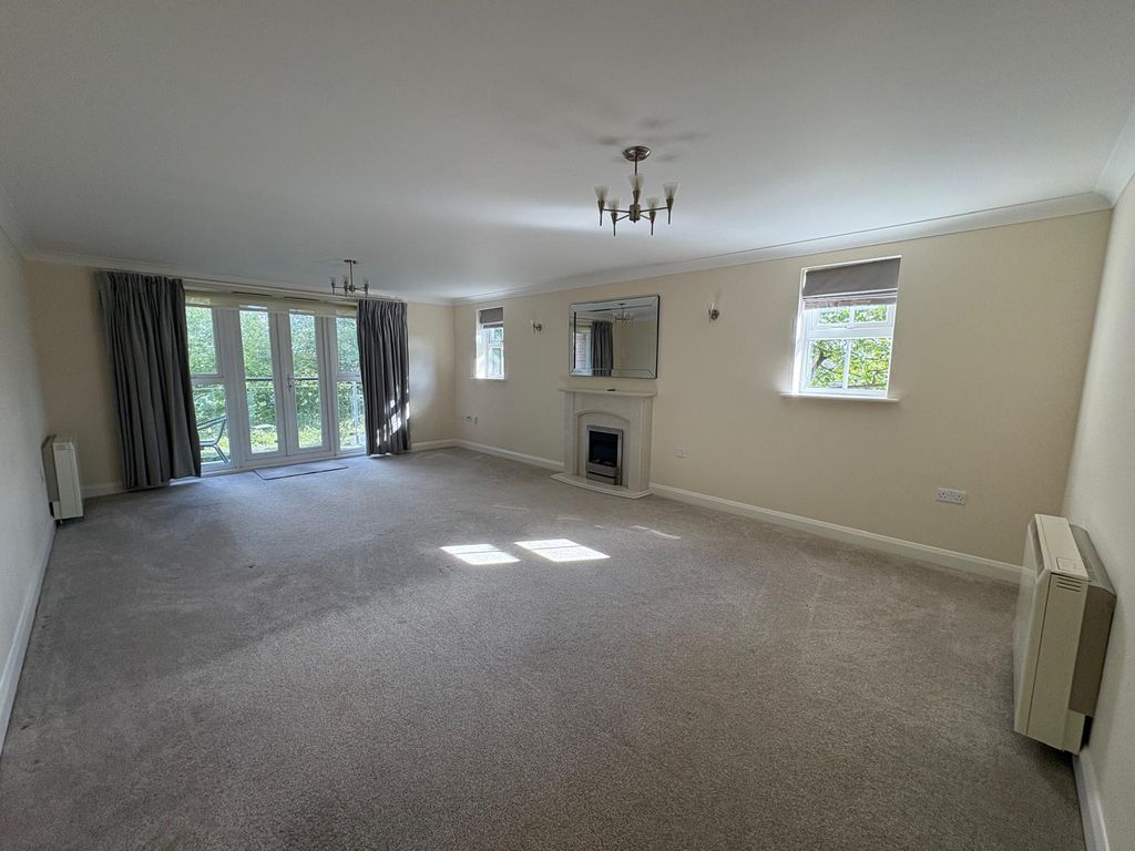Property photo 2 of 14 Gallery