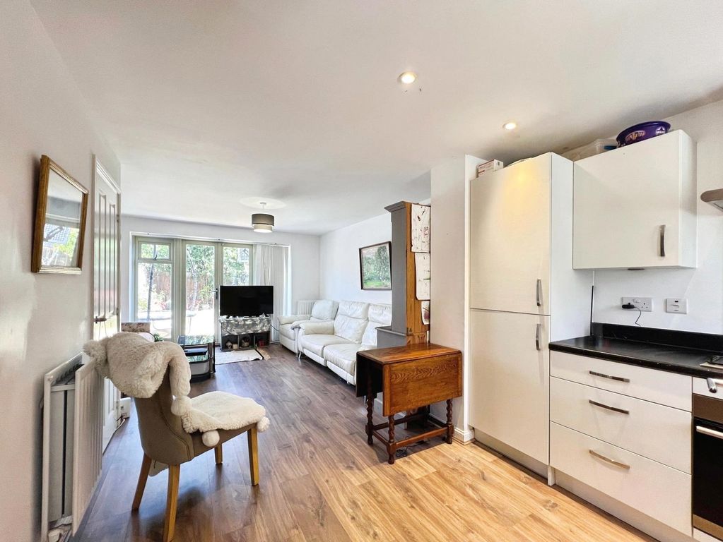 Property photo 2 of 11 Pbox-Img.Jpg