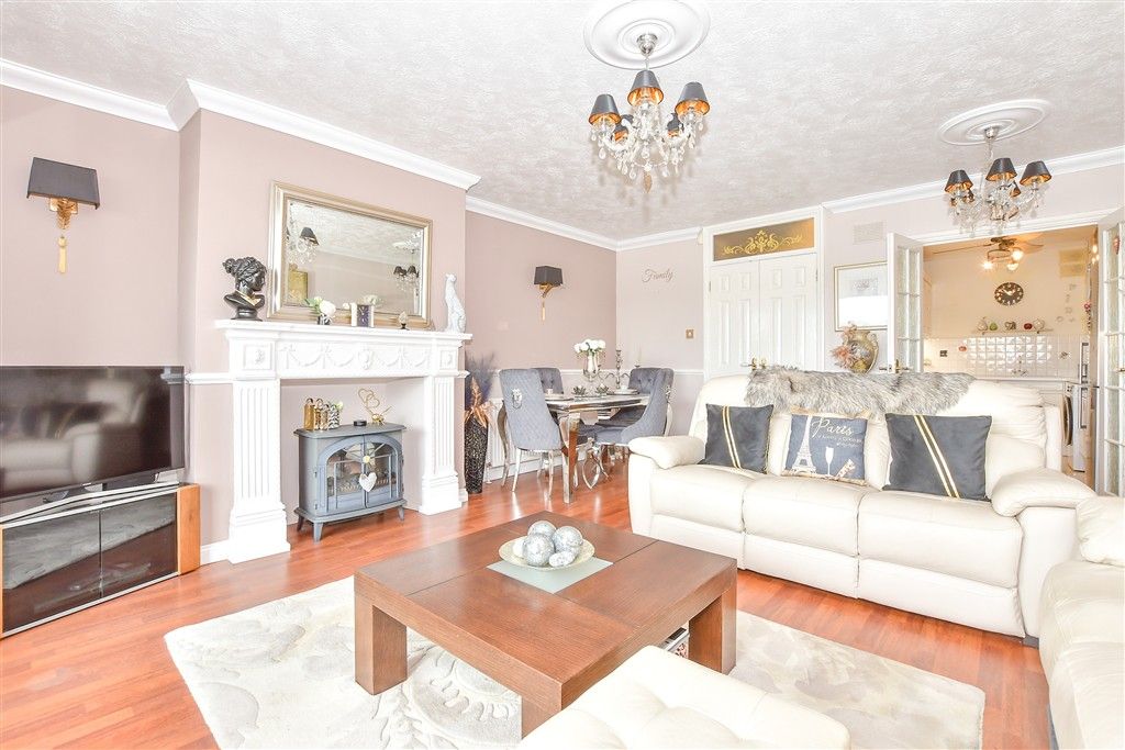 Property photo 2 of 12 Lounge/Diner