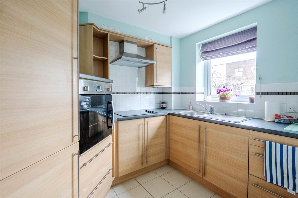 Property photo 3 of 13 Picture No. 01