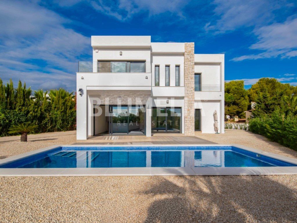 Property photo 1 of 22 Modern Villa 1.2 Km From The Cove Of La Fustera For Sale In Benissa