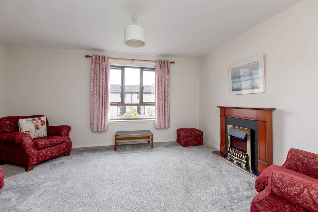Property photo 3 of 17 Picture No. 06