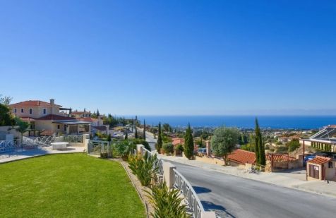 Property photo 3 of 9