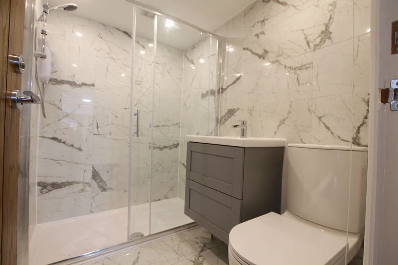 Property photo 1 of 10 Photo 6