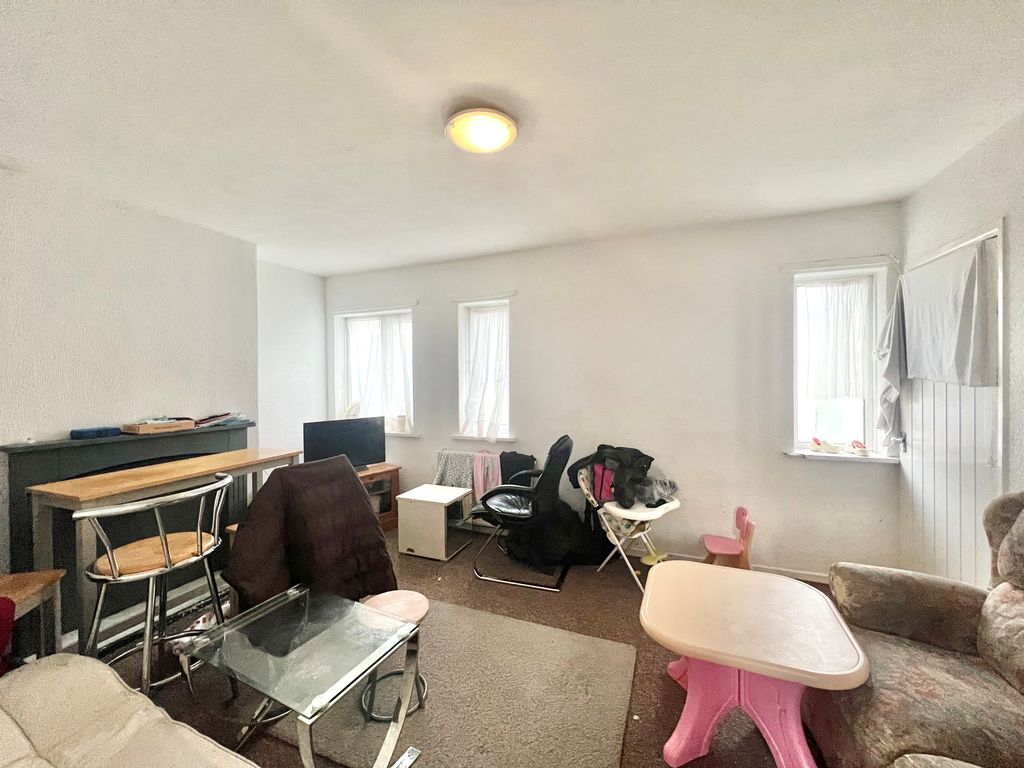 Property photo 3 of 7 Annex