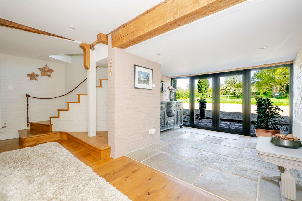 Property photo 2 of 28 Photo 4