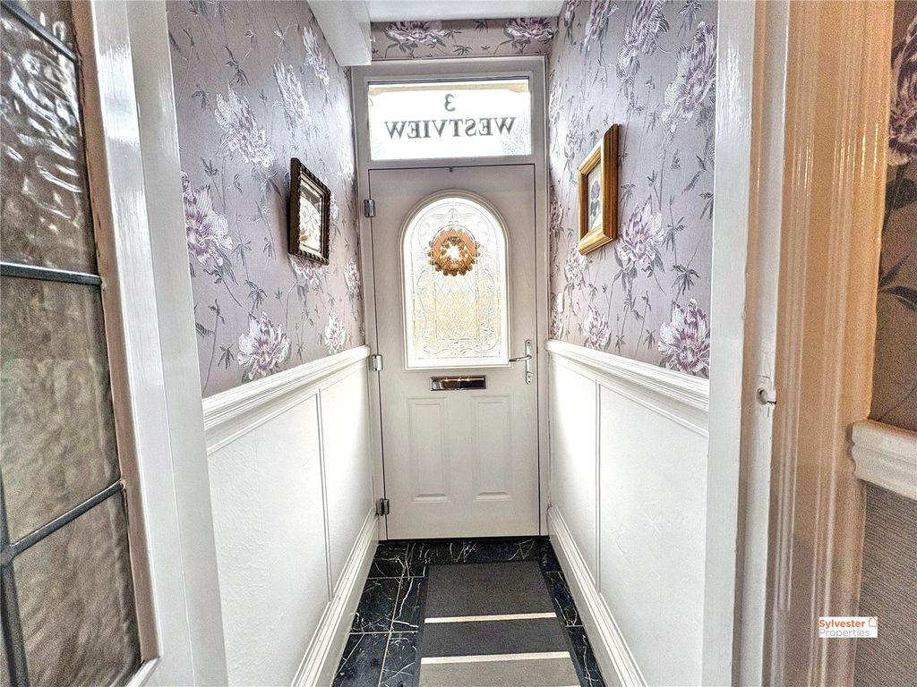 Property photo 3 of 34 Picture No. 11