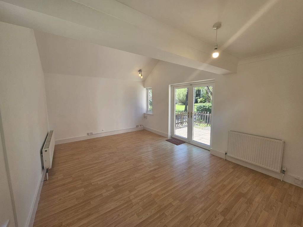 Property photo 3 of 13 Gallery