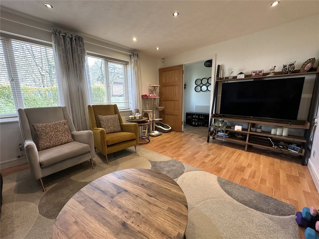 Property photo 2 of 19 Picture No. 15