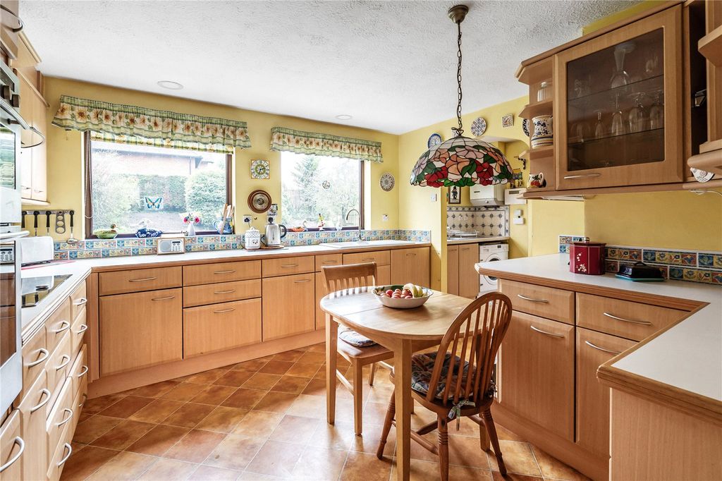 Property photo 2 of 19 Kitchen