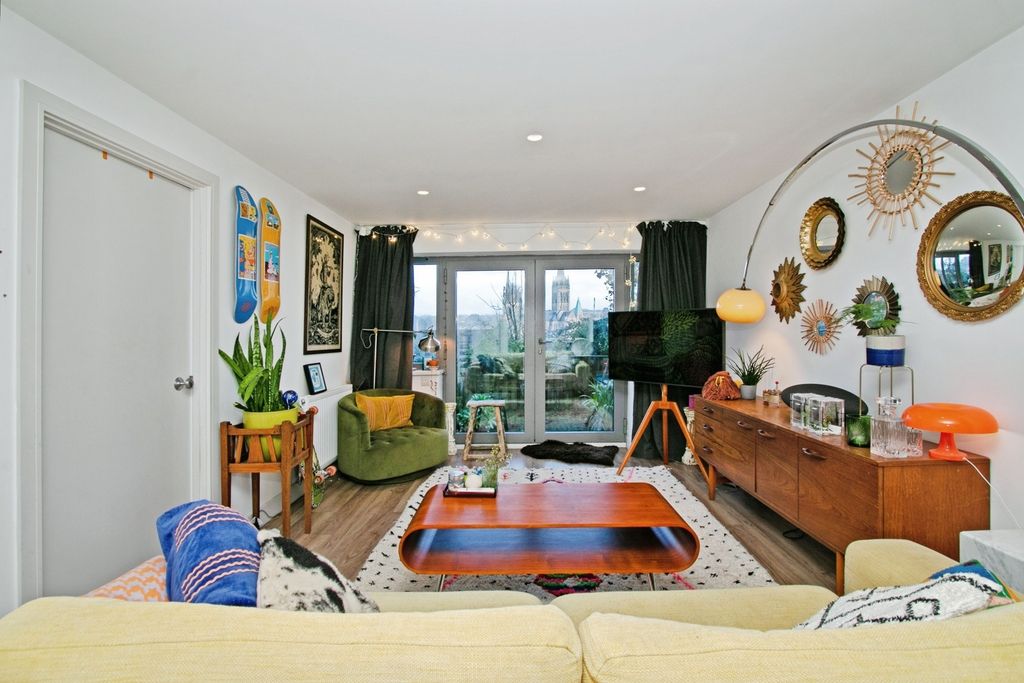 Property photo 1 of 17 Photo