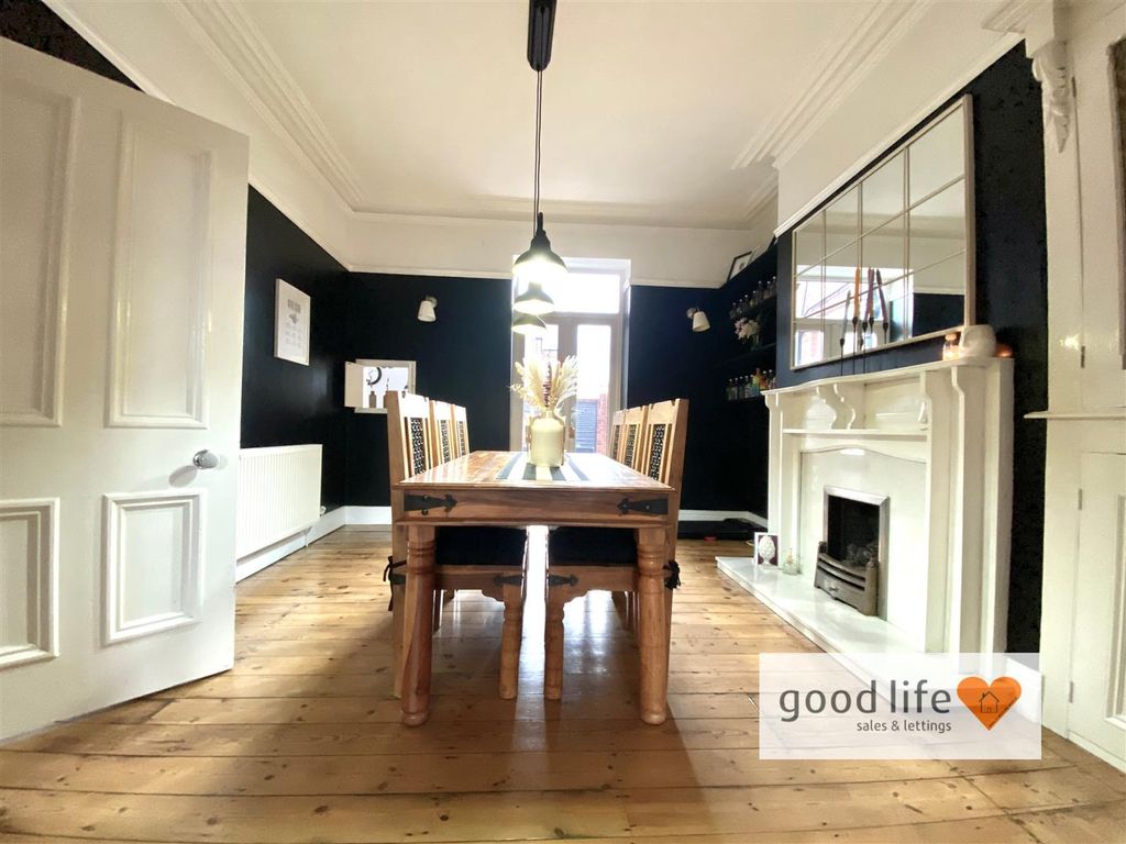 Property photo 3 of 34 20251118_132654579_Ios1Hunterterrace.Jpg