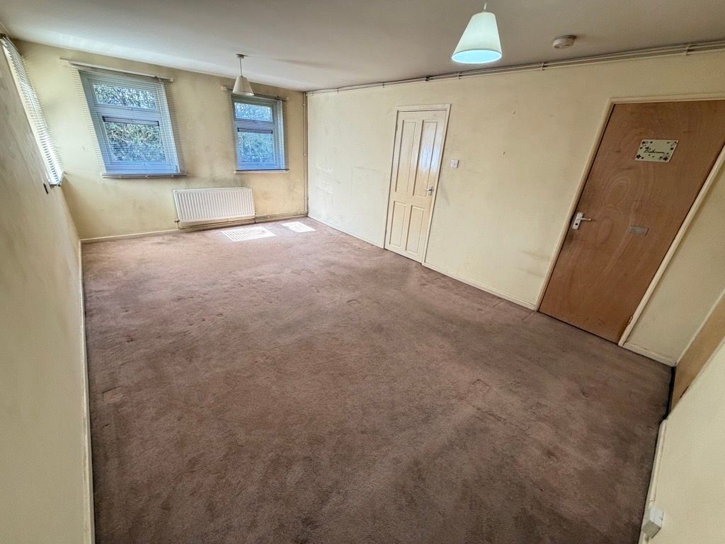 Property photo 2 of 4 Image (12)