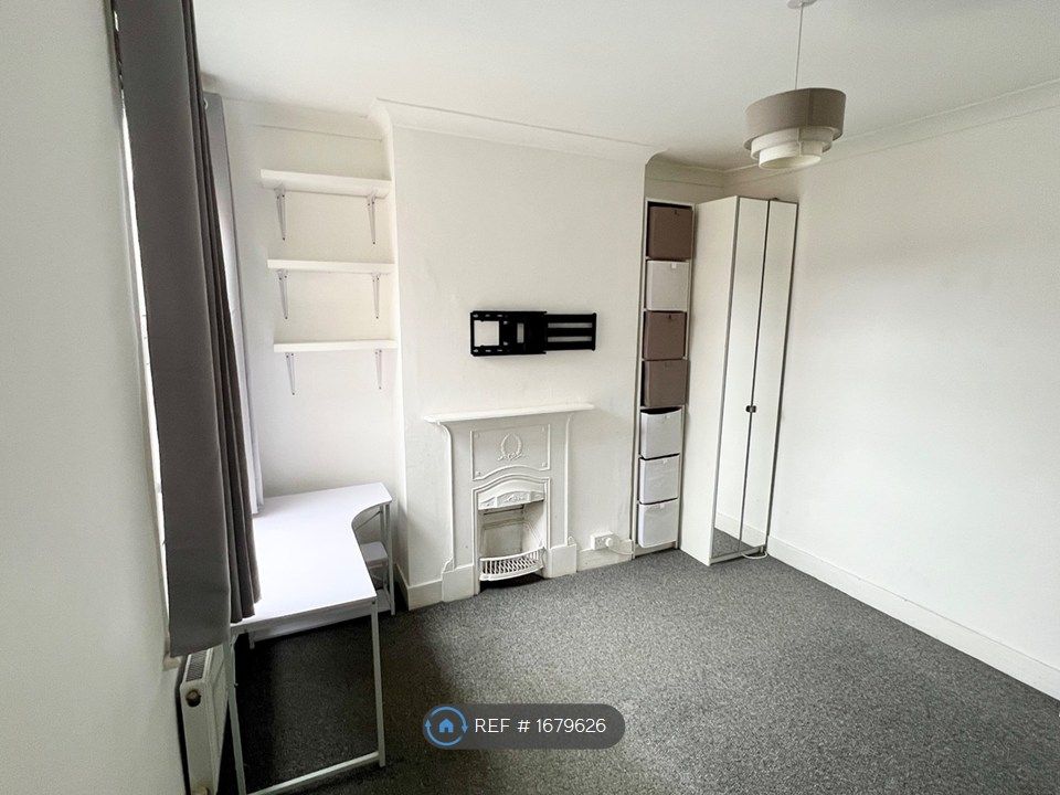 Property photo 2 of 12 Bedroom 2