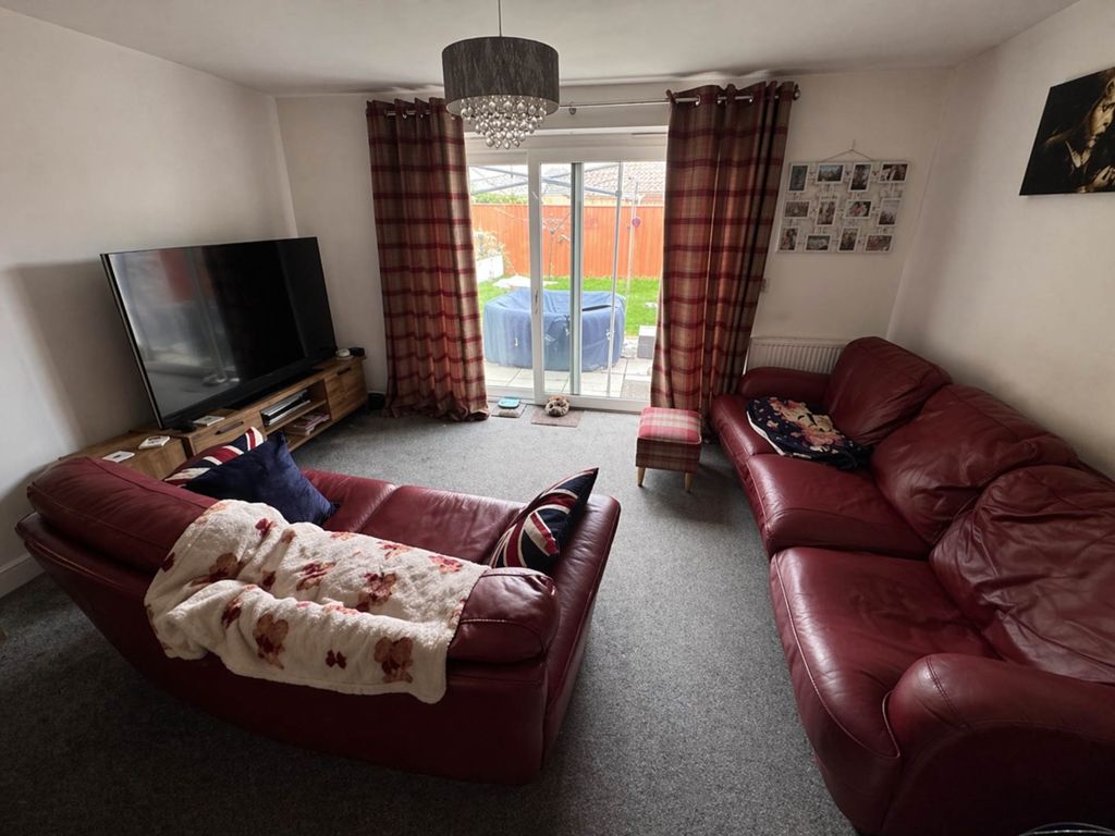 Property photo 3 of 10