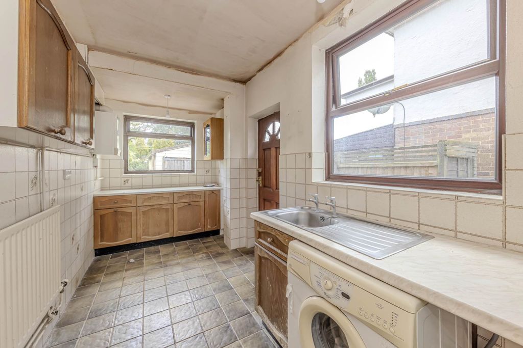 Property photo 3 of 25