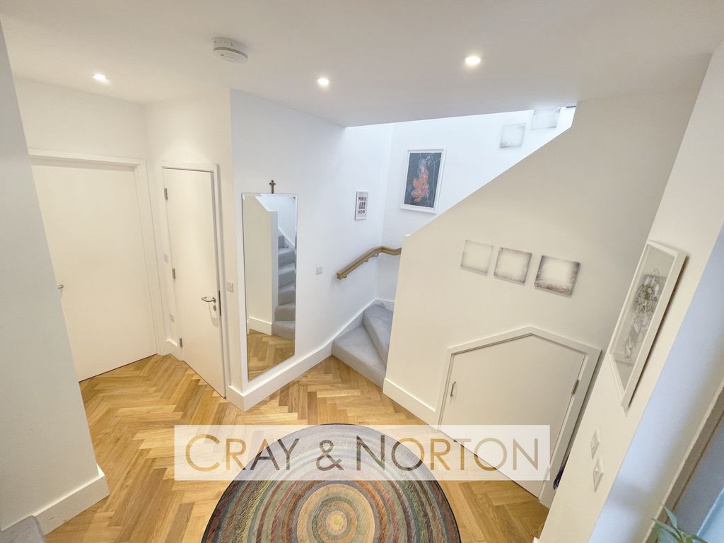 Property photo 2 of 11 Photo 1