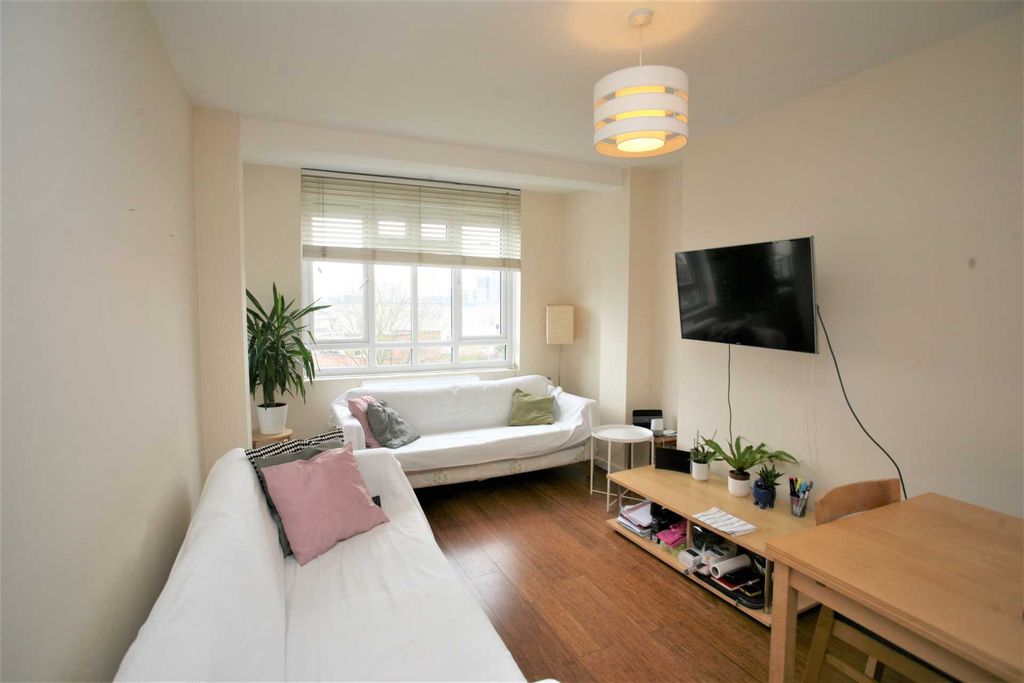 Property photo 1 of 4
