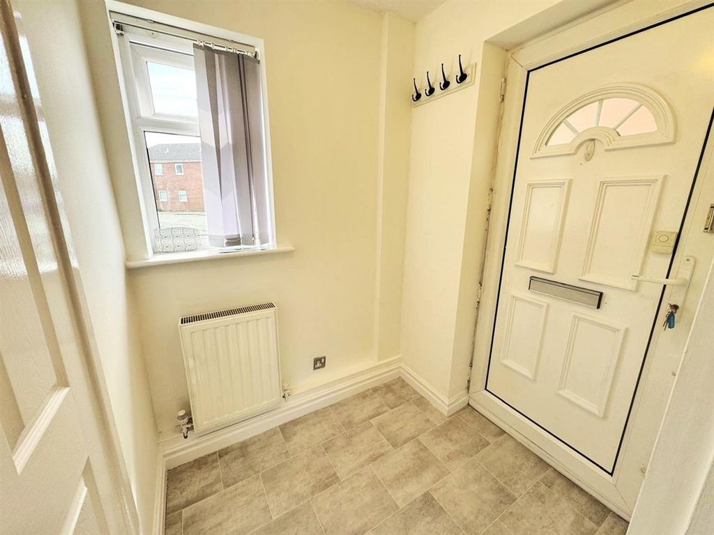 Property photo 2 of 9 Entrance Hall