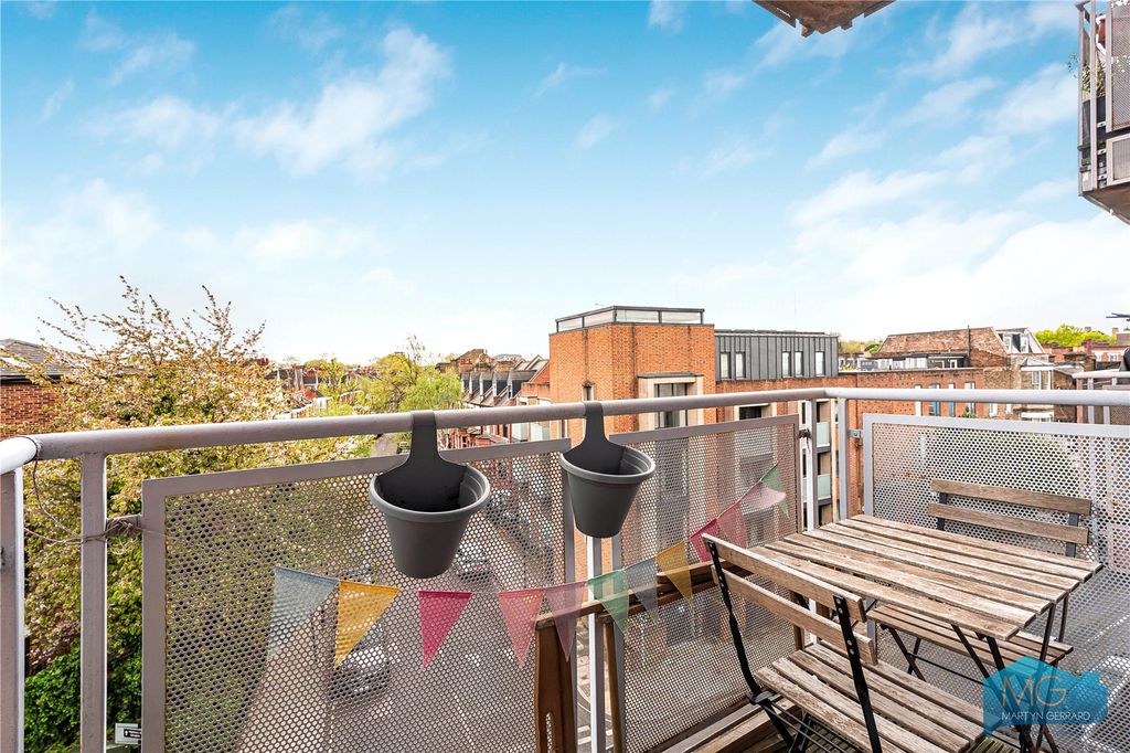 Property photo 2 of 15 Picture No. 14